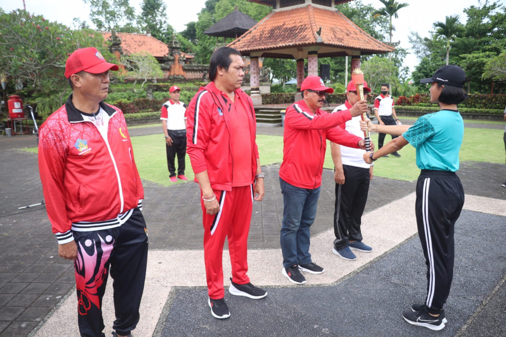 Serah Terima Api Obor Porprov Bali ke-XV di Badung